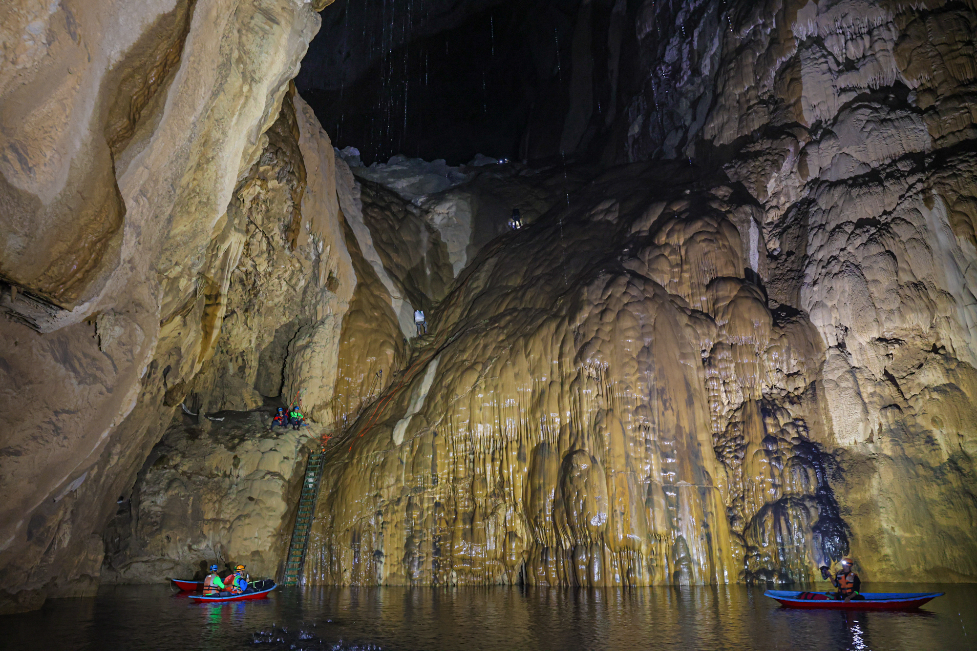 Ngắm vẻ đẹp đầy mê hoặc của hang động Việt vừa được Google vinh danh - Ảnh 12.