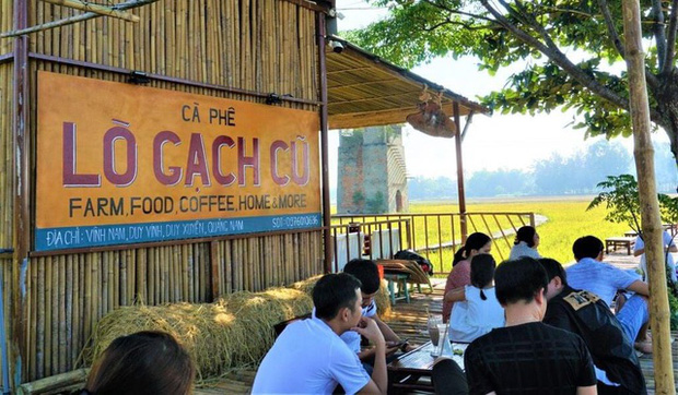 Đi cafe chill như ở Hội An: Bàn ghế đặt giữa đồng lúa, tha hồ chụp ảnh check-in trong khung hình đẹp như phim - Ảnh 9.