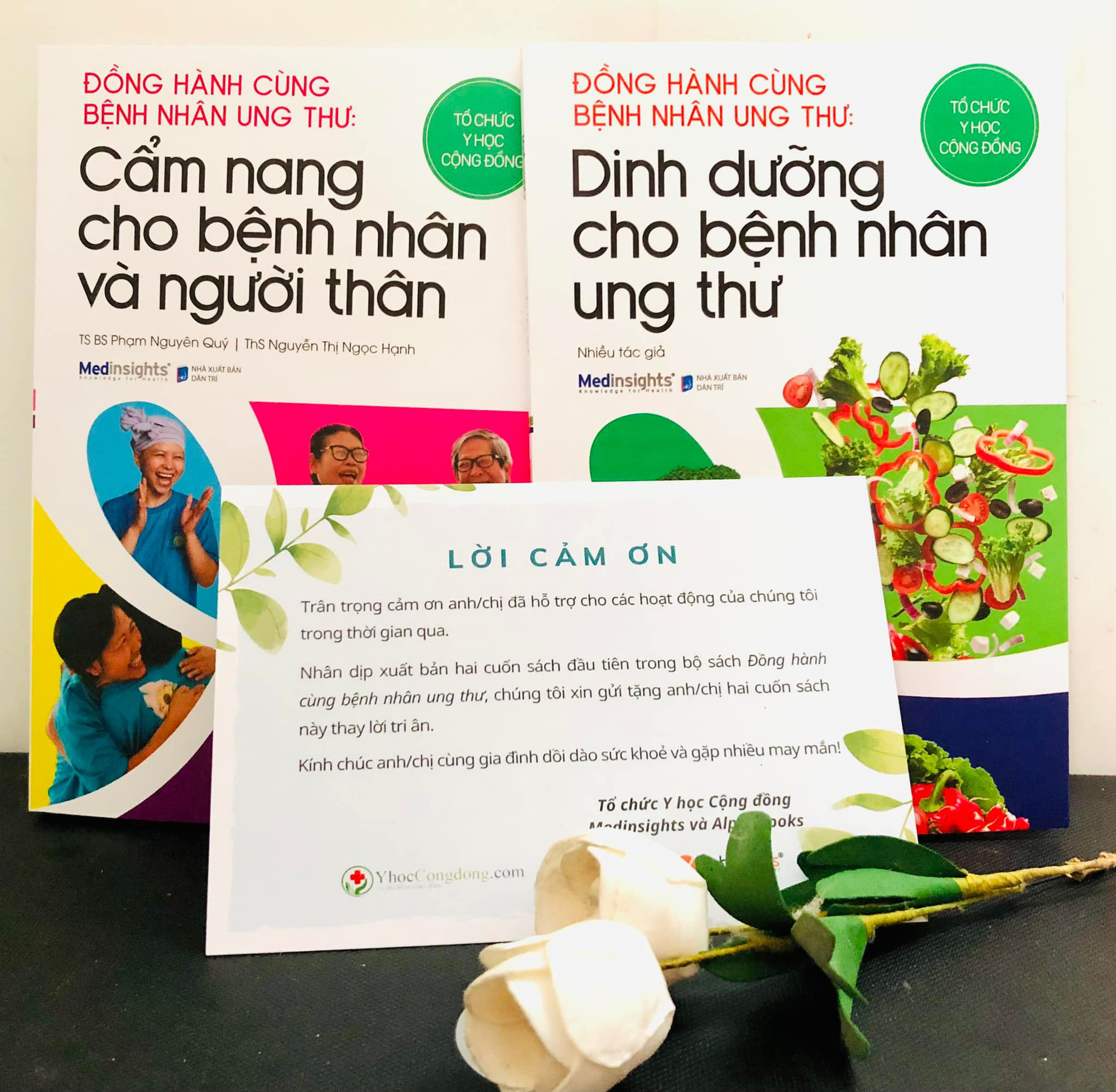 Hội thảo ra mắt bộ sách Đồng hành cùng bệnh nhân ung thư: Hành trang đẩy lùi án tử - Ảnh 2. Hội thảo ra mắt bộ sách Đồng hành cùng bệnh nhân ung thư: Hành trang đẩy lùi án tử - Ảnh 2.
