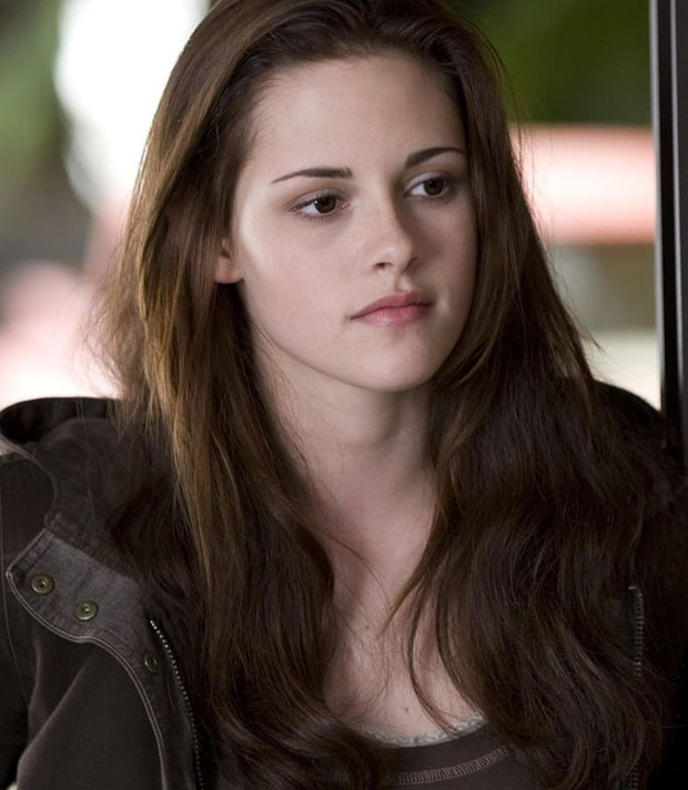  Nhan sắc dàn sao Twilight sau 14 năm: Kristen - Robert thăng cấp ngoạn mục, sao nhí hóa mỹ nữ, sốc nhất người sói 6 múi dồn 1 - Ảnh 3.