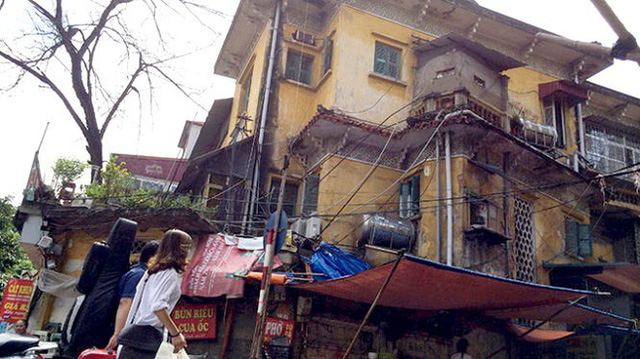Cận cảnh một trong 600 căn biệt thự cổ được bán ở Hà Nội: Nửa tỷ một mét vuông - Ảnh 2.