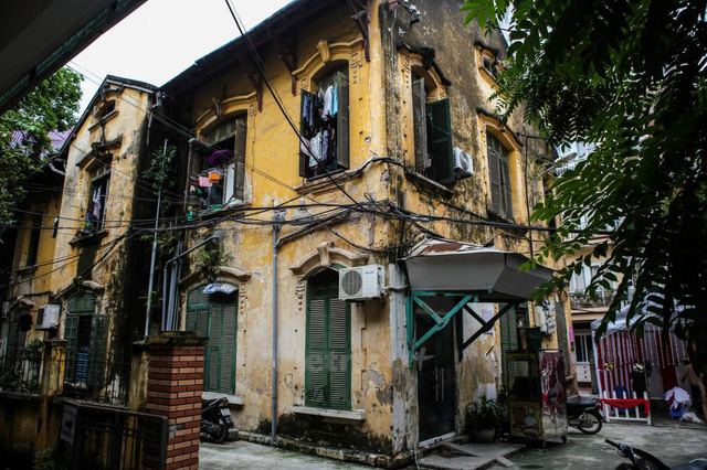 Cận cảnh một trong 600 căn biệt thự cổ được bán ở Hà Nội: Nửa tỷ một mét vuông - Ảnh 10.