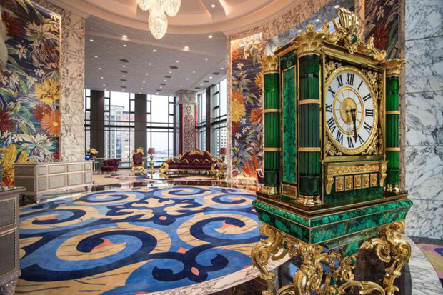 Khách sạn 6 sao lộng lẫy như cung điện ở Sài Gòn: Giá 300 triệu/đêm, nội thất vương giả mạ vàng tinh xảo, nền nhà bằng đá khổng tước quý hiếm - Ảnh 11.