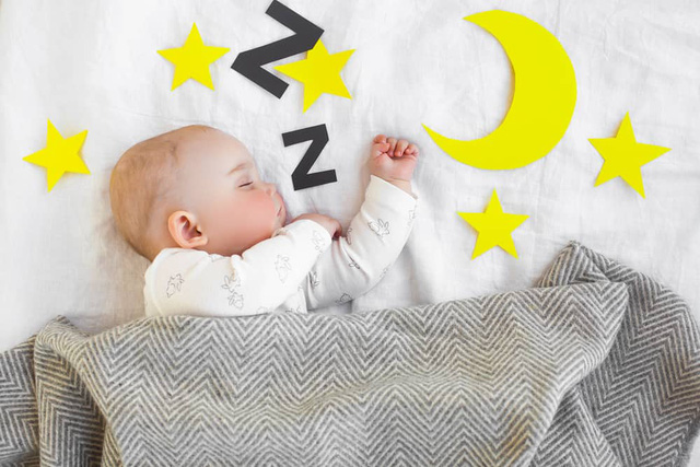 Trẻ tự ngủ và trẻ phải ru mới ngủ có sự khác biệt rõ ràng khi lớn lên, không chỉ ở IQ mà còn ở những yếu tố này, bố mẹ cần lưu ý - Ảnh 1.