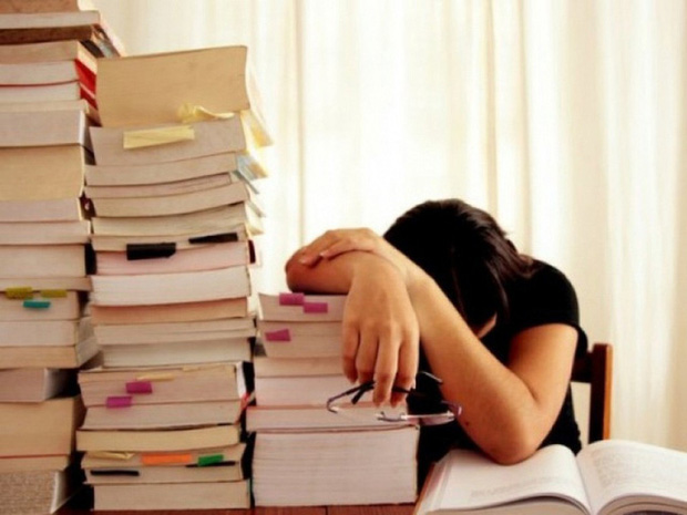 Nam sinh từng muốn nhảy lầu tự tử từ tầng 2 khi nhận bảng điểm trung bình, nhưng mọi chuyện đã thay đổi khi gặp cha mẹ... - Ảnh 2. Nam sinh từng muốn nhảy lầu tự tử từ tầng 2 khi nhận bảng điểm trung bình, nhưng mọi chuyện đã thay đổi khi gặp cha mẹ... - Ảnh 2.
