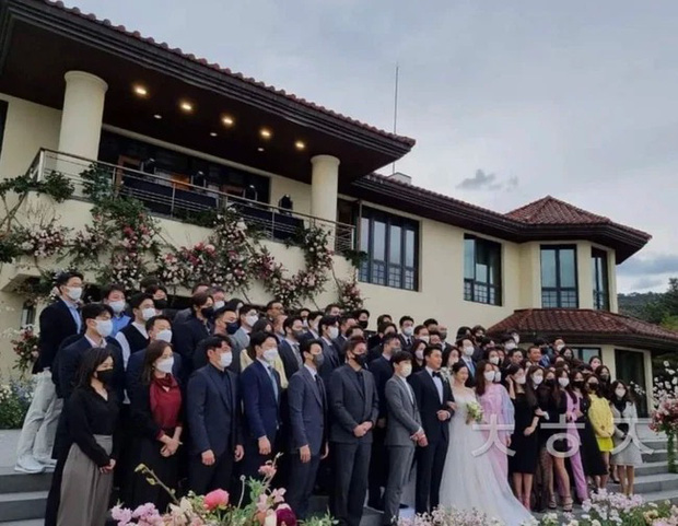  6 cái nhất khiến đám cưới Hyun Bin - Son Ye Jin thành cú nổ châu Á: 200 khách toàn sao khủng, dàn siêu xe và 5 bộ váy cưới tiền tỷ chưa phải là sốc nhất - Ảnh 3.