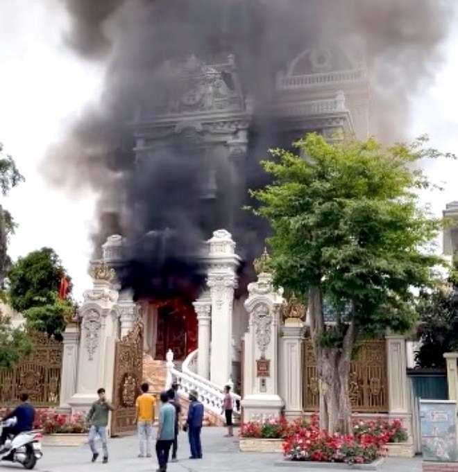 The fire of the hundred billion castle in Quang Ninh: More information about the results of camera extraction - Photo 2.