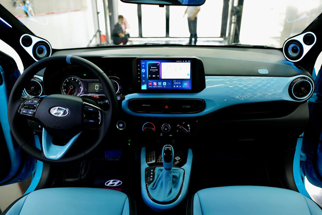 Nữ chủ xe Hyundai Grand i10 sơn và độ đèn kiểu Porsche, nội thất lấy cảm hứng Maybach - Ảnh 5.