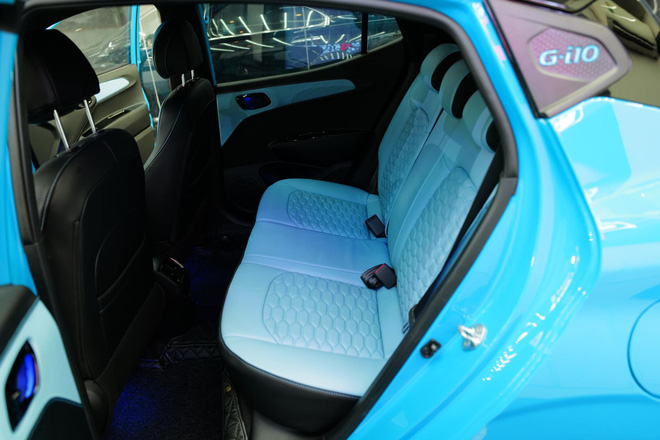 Nữ chủ xe Hyundai Grand i10 sơn và độ đèn kiểu Porsche, nội thất lấy cảm hứng Maybach - Ảnh 7.