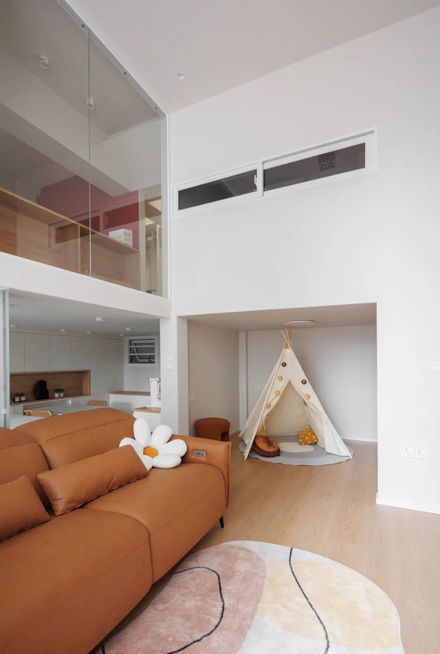 Ngôi nhà chỉ rộng 40m² cho gia đình 3 người sống vẫn tiện nghi, thoải mái nhờ sở hữu thiết kế “đỉnh cao” - Ảnh 11.