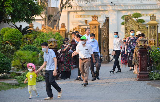  Gặp đại gia trại lợn ở Hải Dương, ngắm nhìn dàn siêu xe dát vàng trăm tỷ và biệt thự trong công viên rộng nghìn mét vuông - Ảnh 17.