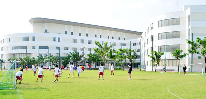 Á hậu Việt Nam kết hôn với chồng thiếu gia, cho con học trường đắt nhất Hà Nội, đóng học phí 1 năm mà ngang cả gia tài - Ảnh 7.