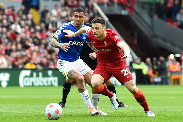 Liverpool 2-0 Everton: Cuộc đua vẫn căng - Ảnh 2.