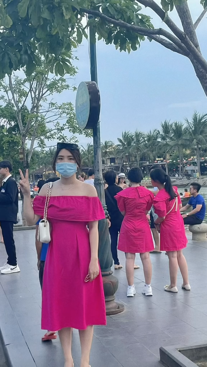 Mặc váy hồng để thật nổi bật ở Hội An, cô gái không ngờ lại gặp ngay cả một binh đoàn áo hồng đụng hàng với mình - Ảnh 15.