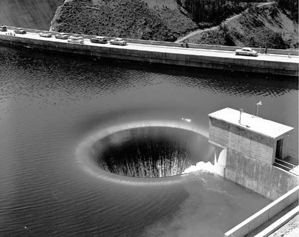 Not a Photoshop image, these water holes are real on Earth, but where do they flow?  - Photo 14.