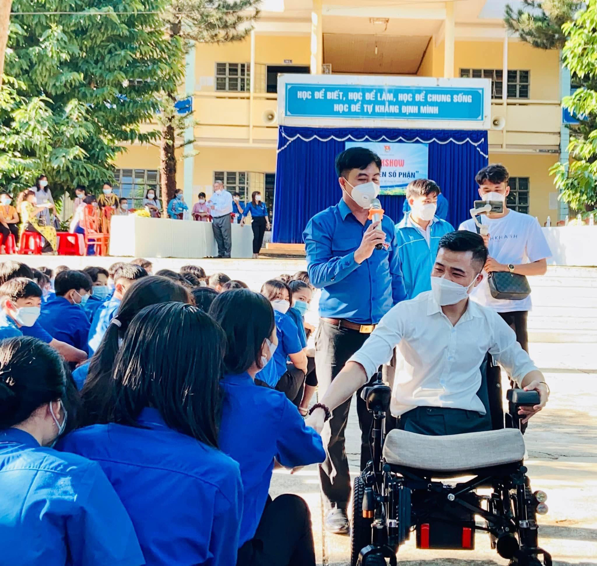 T&ocirc; Đ&igrave;nh Kh&aacute;nh: Ch&agrave;ng trai kiếm doanh thu hơn 1 tỷ/th&aacute;ng d&ugrave; bị cưa cụt hai ch&acirc;n - Ảnh 7.