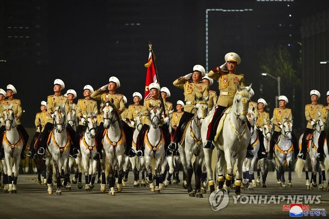  Phu nhân ông Kim Jong-un gây ấn tượng khi xuất hiện với dung nhan yêu kiều  - Ảnh 15.