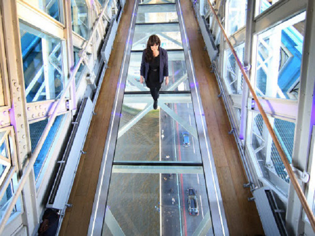 Satisfied with the super monumental glass bridges in the world, the longest construction is located right in Vietnam - Photo 19.