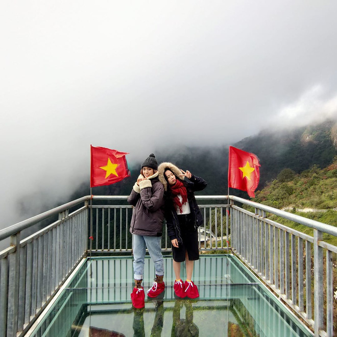 Satisfied with the super monumental glass bridges in the world, the longest construction is located right in Vietnam - Photo 4.