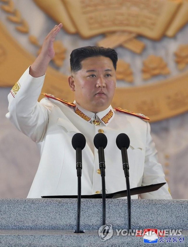  Phu nhân ông Kim Jong-un gây ấn tượng khi xuất hiện với dung nhan yêu kiều  - Ảnh 6.