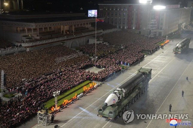  Phu nhân ông Kim Jong-un gây ấn tượng khi xuất hiện với dung nhan yêu kiều  - Ảnh 9.