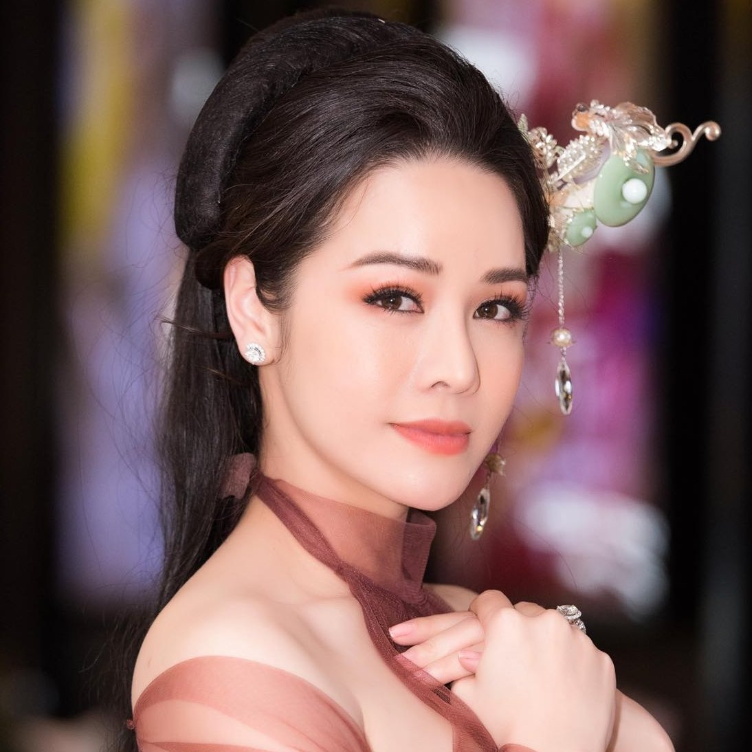 Nhật Kim Anh: Đường tình duyên lận đận, U40 vẫn liên tục bị đồn hẹn hò trai trẻ - Ảnh 1.