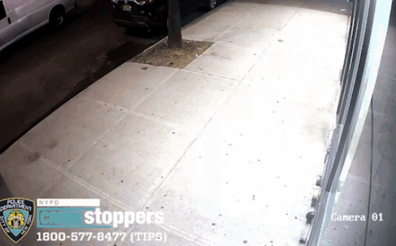 Clip: Nhảy xuống từ tầng 2 khách sạn, tên cướp ngã sấp mặt