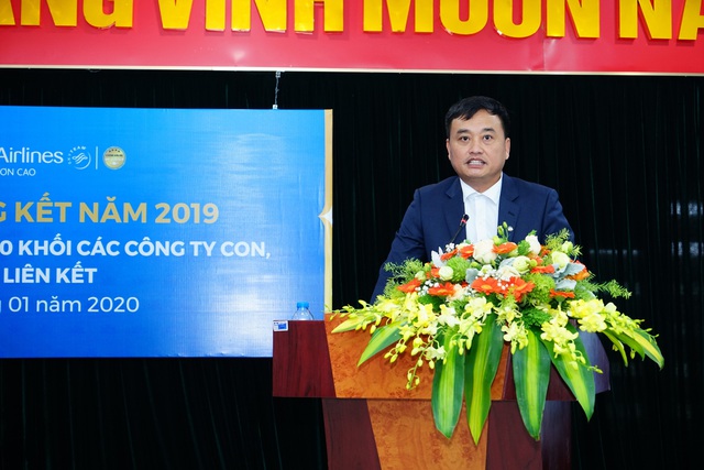 Chân dung hai Phó tổng giám đốc mới của Vietnam Airlines - Ảnh 1.