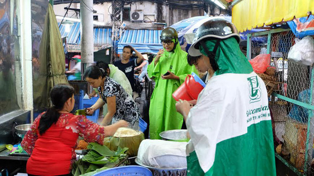 Trước khi bị tố chửi khách và mất vệ sinh, hàng xôi chợ Bà Chiểu nổi tiếng Sài Gòn từng đắt khách kinh khủng khiếp thế nào? - Ảnh 4.