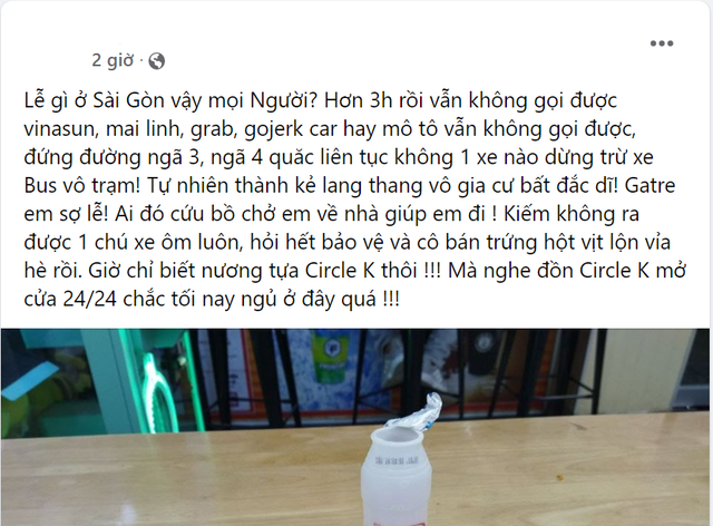 The last working day before the holiday, customers cried to God because the car book was tired and no driver took the trip - Catching a ride and waiting for hours, the price increased 2-3 times as usual - Photo 2.