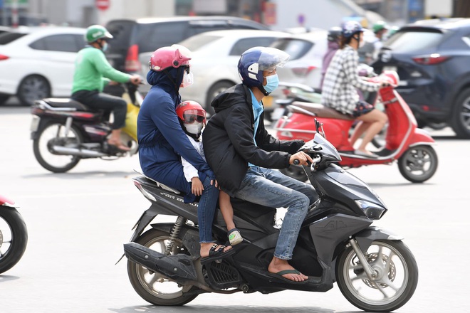 CẬP NHẬT: Hà Nội vẫn kẹt cứng xe tại nhiều tuyến đường trong ngày đầu tiên của kỳ nghỉ lễ - Ảnh 15.