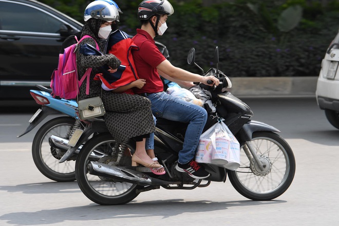 CẬP NHẬT: Hà Nội vẫn kẹt cứng xe tại nhiều tuyến đường trong ngày đầu tiên của kỳ nghỉ lễ - Ảnh 17.
