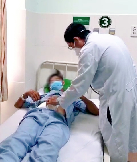 B&aacute;c sĩ cảnh b&aacute;o khi thấy bụng chướng, đau bất thường - Ảnh 2.