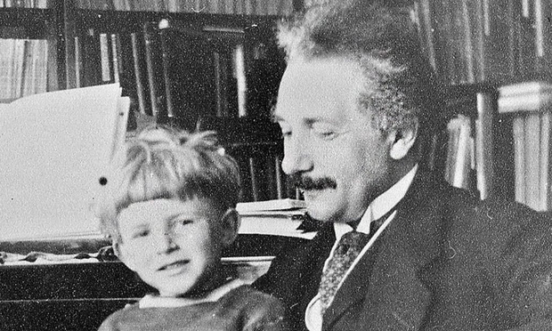 Người con trai út ngỡ là “bản sao” của Albert Einstein: Cuộc đời rơi vào bi kịch khi mới 20 tuổi và nỗi day dứt mãi ám ảnh người cha thiên tài - Ảnh 2.