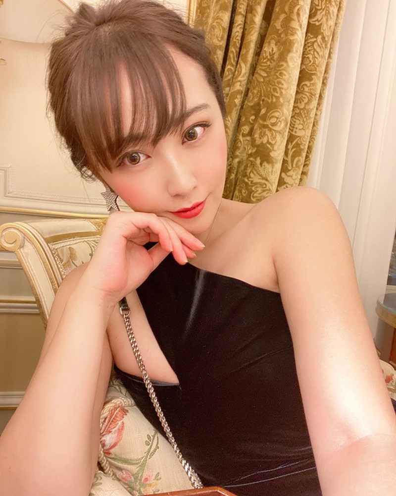 Sao nữ đen đủi nhất: Bị 40.000 đơn khiếu nại, khốn đốn dùng cả thanh xuân làm việc trả nợ - Ảnh 10. Sao nữ đen đủi nhất: Bị 40.000 đơn khiếu nại, khốn đốn dùng cả thanh xuân làm việc trả nợ - Ảnh 10.