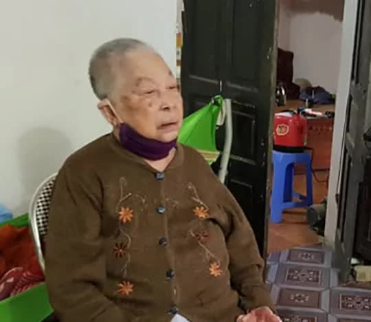 The 95-year-old woman completed her wish to donate the temple to the Buddhist Church - Photo 1.