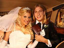 8 năm sau khi bị vợ và bạn thân cắm sừng, cựu tiền đạo Barcelona cuối cùng cũng dũng cảm lên xe hoa lần nữa - Ảnh 14.