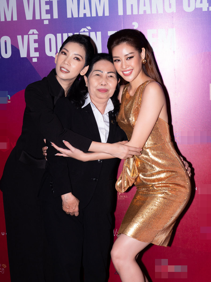 Khánh Vân đọ sắc cùng Xuân Lan - Ảnh 3. Khánh Vân đọ sắc cùng Xuân Lan - Ảnh 3.