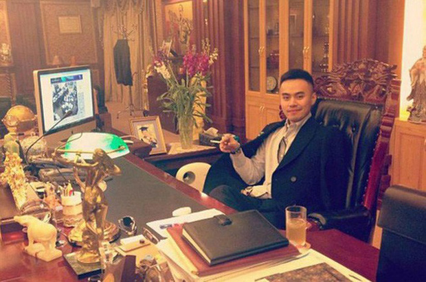 Portrait of the eldest son running Tan Hoang Minh instead of Mr. Do Anh Dung: Once famous for playing, living in luxury, being close to Korean K-Pop stars - Photo 2.