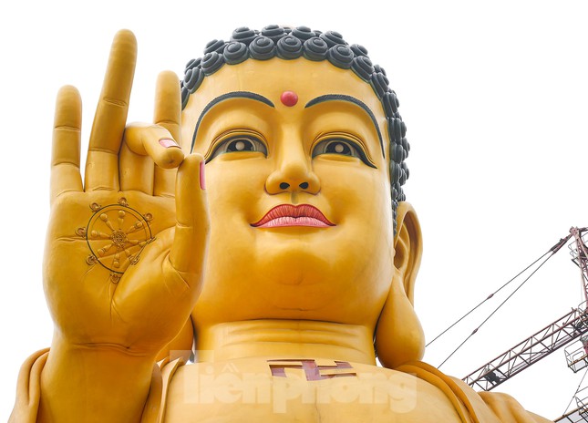  Chiêm ngưỡng Đại tượng Phật cao nhất Đông Nam Á ở Hà Nội có trái tim ngọc nặng hơn 1 tấn  - Ảnh 4.