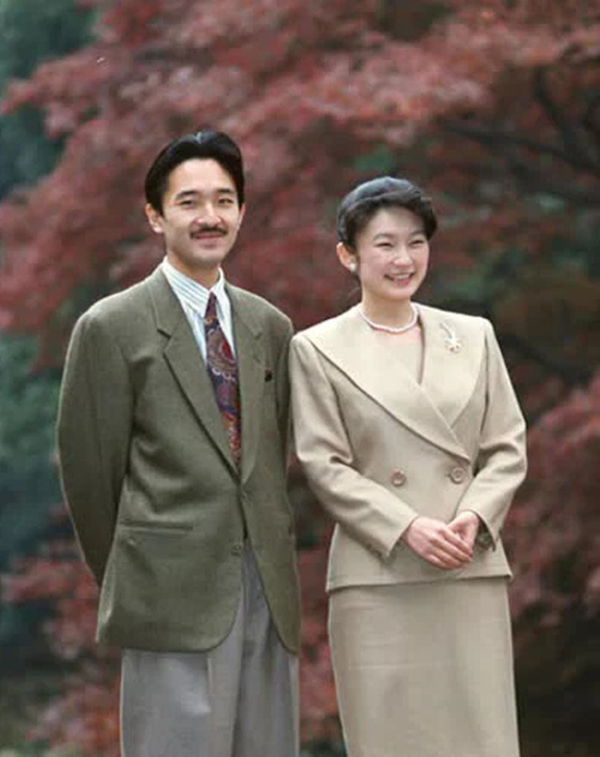 Gia đình cựu Công chúa Mako tiếp tục lao đao trước scandal mới, bị người dân ngờ vực - Ảnh 4.