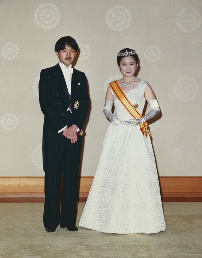 Gia đình cựu Công chúa Mako tiếp tục lao đao trước scandal mới, bị người dân ngờ vực - Ảnh 5.