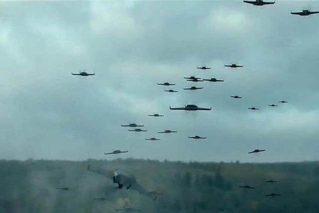 Mỹ sở hữu vũ khí uy lực như búa Thần sấm Thor: Chỉ một đòn là bầy đàn UAV rơi rụng - Ảnh 1.