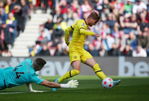 Chelsea vented their anger with a rain of goals, Arsenal collapsed in shame at home - Photo 2.