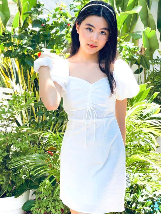 Con gái út MC Quyền Linh càng lớn càng xinh, sắc vóc không thua kém gì cô chị  - Ảnh 8.
