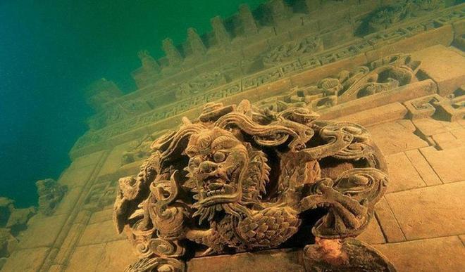 Khám phá Atlantis Phương Đông: Thành phố cổ nằm sâu dưới lòng hồ, có niên đại 1300 năm và kiến trúc kì vĩ khiến nhiều người phải nổi da gà - Ảnh 3.