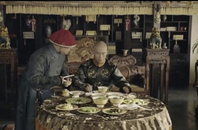 Bữa ăn của Hoàng đế nhà Thanh có xa hoa khủng khiếp như trong phim? Sử sách ghi lại sự thật khiến hậu thế phải choáng váng - Ảnh 2.