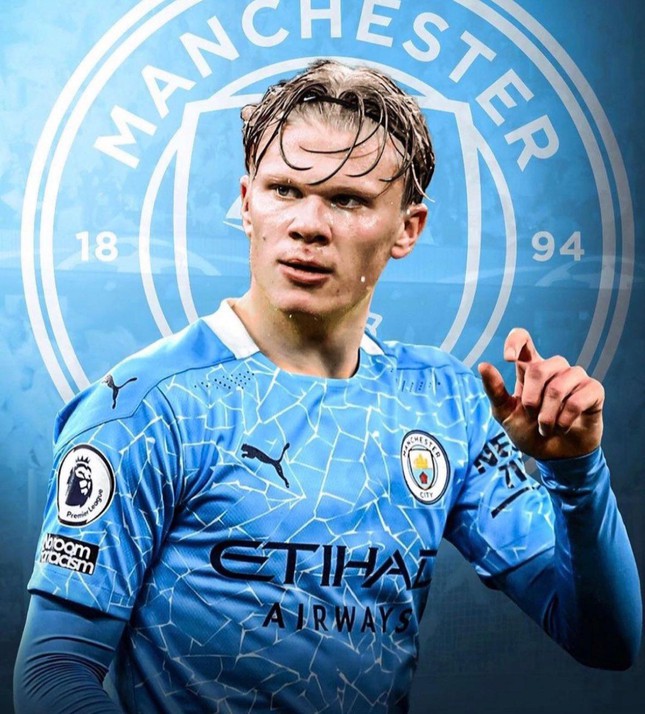 Tiền đạo của Manchester City Erling Haaland ngồi trong sân vận động 2K tải  xuống hình nền