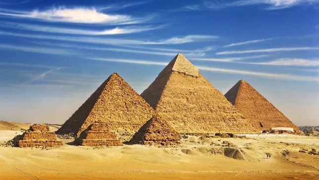 Giãi mã các di tích cổ đại của Ai Cập, Kim tự tháp Giza và tượng nhân sư - Ảnh 1.