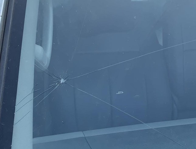 What to do when the windshield is cracked?  - Photo 2.